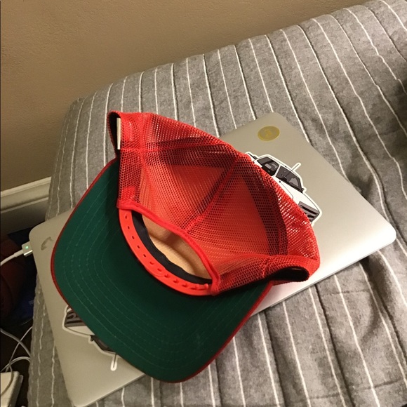 New Era Dupont Red “the stagecoach” hat - Picture 2 of 3